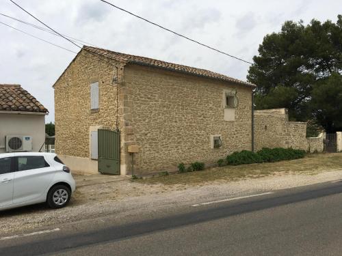 Beautiful holiday home with enclosed private swimming pool near the village of Aubais : Villas proche d'Aigues-Vives