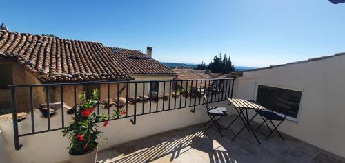 La Carriera, petite maison sud Ventoux, au charme Provençal : Maisons de vacances proche de Flassan