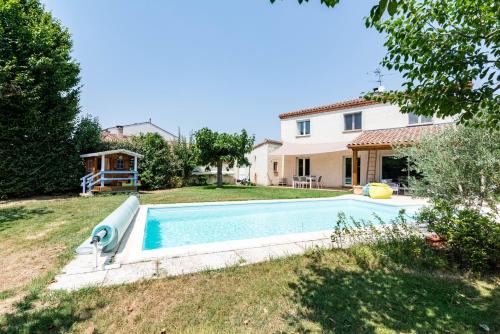 Signoret - Belle maison avec piscine : Maisons de vacances proche de Roquettes