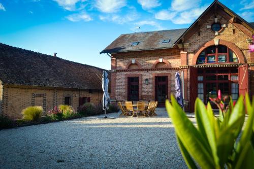 Gîte de Montfranc : Maisons de vacances proche de Chaon