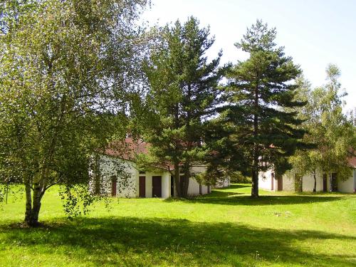 Maison de 2 chambres avec jardin amenage et wifi a La Chapelle Geneste : Maisons de vacances proche de Saint-Sauveur-la-Sagne