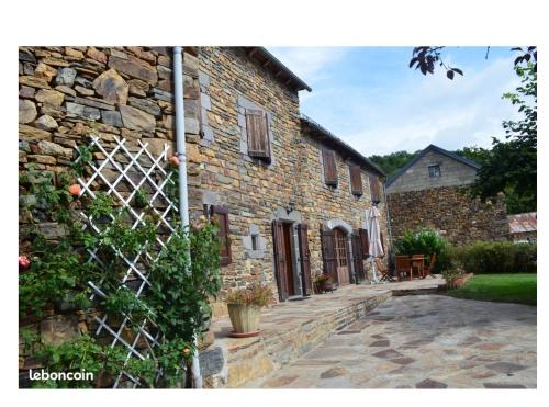 Maison Encantalou : Maisons de vacances proche d'Albaret-le-Comtal