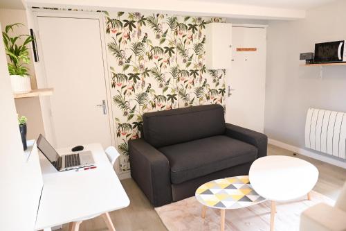 Studio en duplex en centre ville : Appartements proche de Montigné-le-Brillant