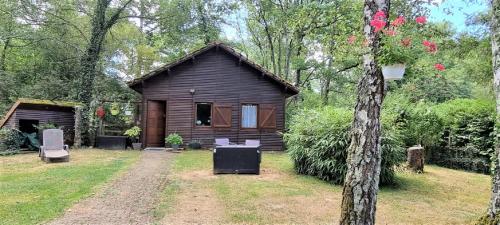 Weir Cottage : Chalets proche de Bessines-sur-Gartempe