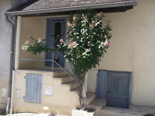 Chaleureuse petite maison avec jardin : Maisons de vacances proche de Biars-sur-Cère