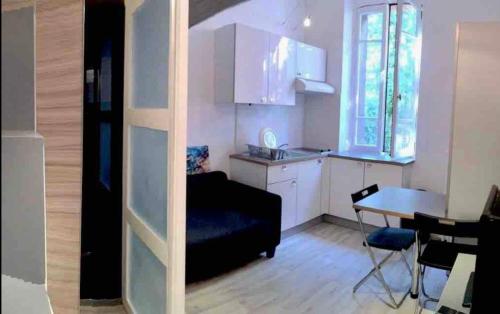 Petit studio bien placé jardin et parking gratuit : Appartements proche de Gagnac-sur-Garonne
