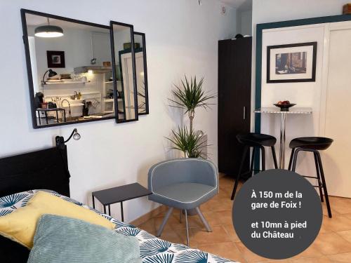 LE CITY Studio - AUX 4 LOGIS - Petit déjeuner inclus 1ère nuit : Appartements proche de Foix