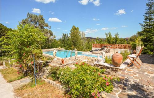 Awesome home in Bordezac with Outdoor swimming pool : Maisons de vacances proche d'Aujac