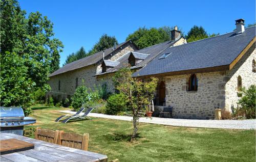 Stunning home in Eymoutiers with WiFi and 3 Bedrooms : Maisons de vacances proche de Linards