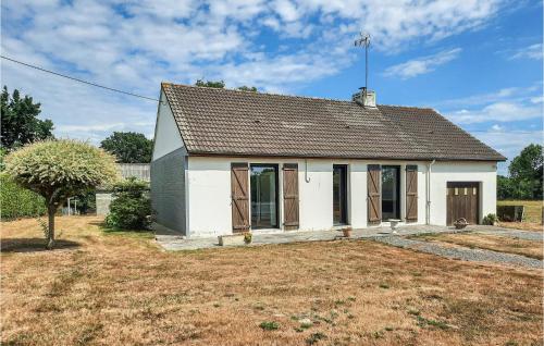 Awesome home in Bacilly with 2 Bedrooms : Maisons de vacances proche de La Haye-Pesnel