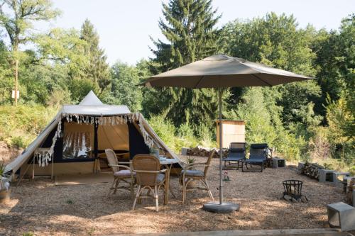 La ferme de l'aventure overnachten in een luxe tent : Tentes de luxe proche de Sainte-Thérence