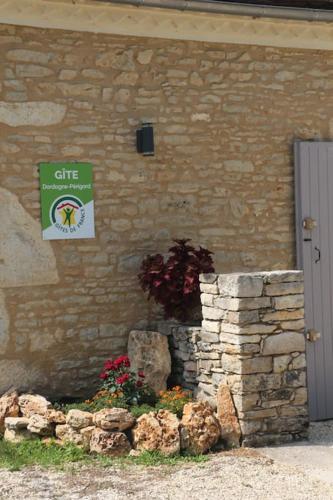 Ancienne ferme typique du Périgord - Gite du Pas de la Mignonne : Maisons de vacances proche de Saint-Martial-d'Albarède