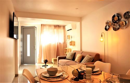 #Golden Dream's By Nogar'Homes -Wi-Fi-Netflix-Climatisation-Parking : Appartements proche de Caumont