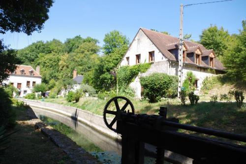 Gîte du moulin de Vandon : Appartements proche de Souvigny-de-Touraine