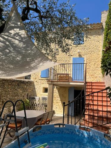 Maison de village en Provence : Maisons de vacances proche de Saint-Roman-de-Malegarde