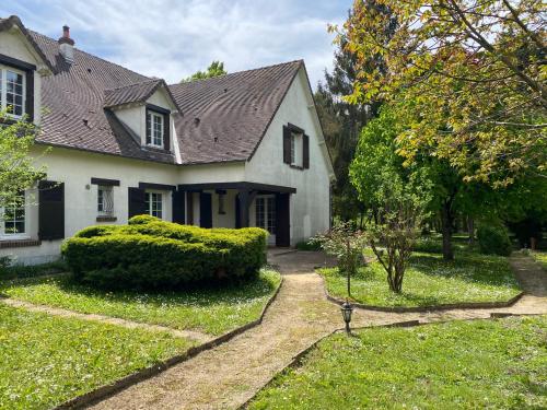 Maison de campagne familiale sur la route des Châteaux : Villas proche de Huisseau-sur-Mauves