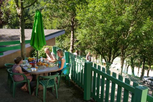 village vacances du camboussel : Campings proche de Castelnau-de-Brassac