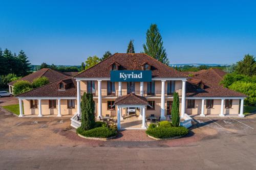 Kyriad Sens : Hotels proche de Fontaine-la-Gaillarde