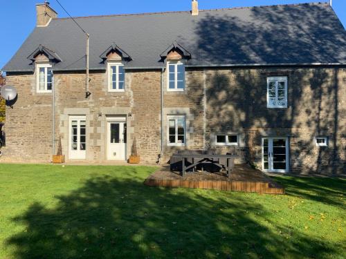 Welcoming and peaceful bed and breakfast : B&B / Chambres d'hotes proche de Fougerolles-du-Plessis