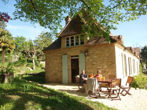 Cozy Cottage in Aquitaine with Private Swimming Pool : Maisons de vacances proche de Tamniès