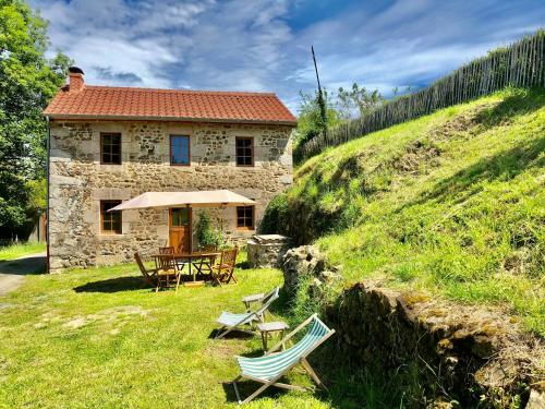 La petite Maison du Bonheur & Jacuzzi : Maisons de vacances proche de Clairavaux