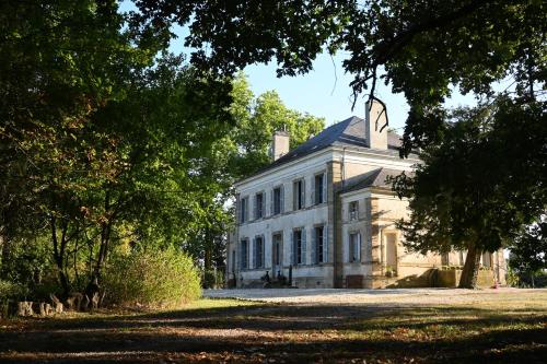 Chateau Morinerie : B&B / Chambres d'hotes proche de Villegouin