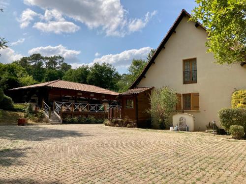 St Amour - Maison en Dordogne avec piscine : Villas proche de Villac