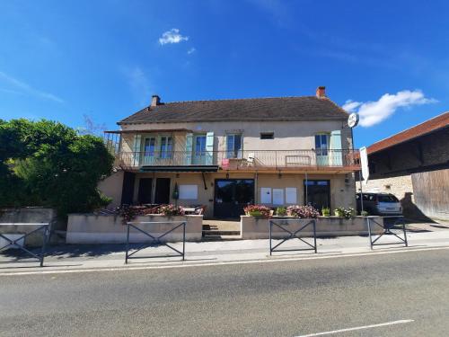 Le Relais de Curtil : Maisons d'hotes proche de Champagny-sous-Uxelles
