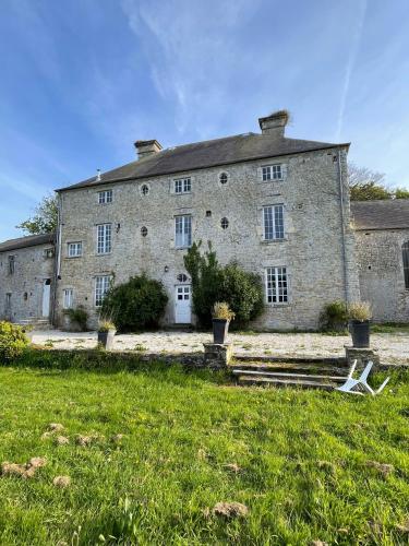 Apartment in a 17th century Manoir - Chateau Isle Marie : Appartements proche d'Auvers