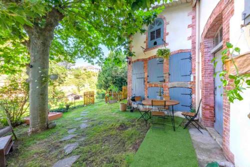 Charmante maison à Vienne avec jardin, prox Lyon : Appartements proche de Serpaize