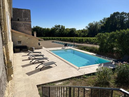 Gîte avec piscine, Château de Lescours, St-Émilion : Villas proche de Tizac-de-Curton