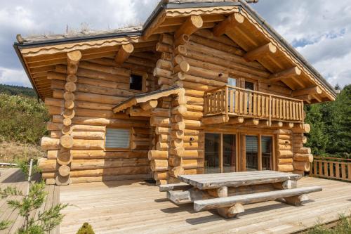 Chalet L'Axurit - Familial Jacuzzi Sauna : Maisons de vacances proche de Planès