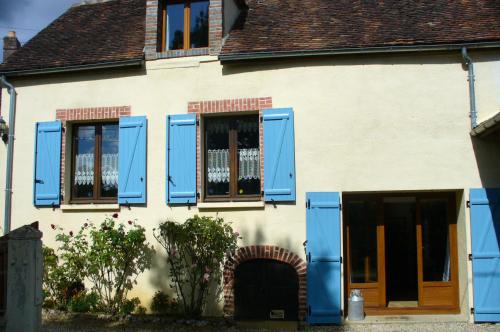 Maison de 2 chambres avec jardin clos et wifi a Villeuneuve sur Yonne : Maisons de vacances proche de Vernoy