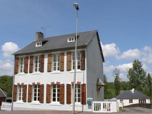 Nice holiday home in Hambye with parking : Maisons de vacances proche de Gavray