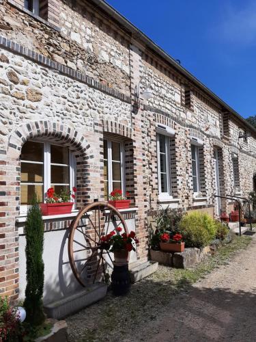 MAISON LONGERE LES CAMELIAS : Maisons de vacances proche de Courlon-sur-Yonne