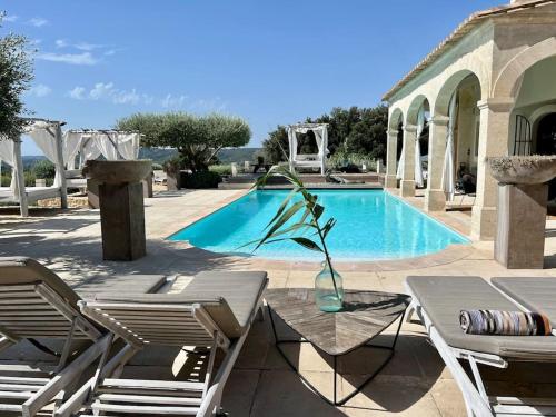 Luxury Villa in front of the famous Pont-du-Gard. : Villas proche de Castillon-du-Gard
