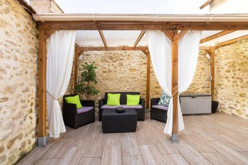 Maison d'une chambre avec terrasse amenagee et wifi a Noyen sur Sarthe : Maisons de vacances proche de Chevillé