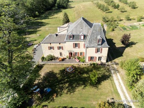 Maison de 6 chambres avec jardin amenage et wifi a Lametz : Maisons de vacances proche de Savigny-sur-Aisne