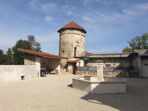 Tour de charme atypique : Maisons d'hotes proche de Pont-du-Château