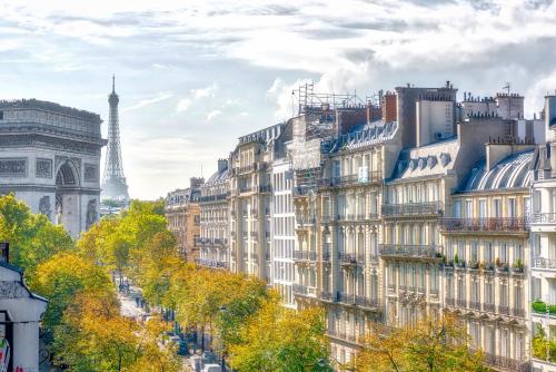 Studio Mac Mahon, Stunning Arc de Triomphe View by B'Your Home : Appartements proche de Neuilly-sur-Seine