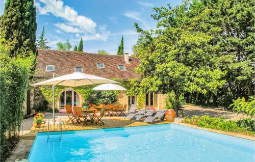 Amazing Home In Les Farges With 3 Bedrooms, Wifi And Private Swimming Pool : Maisons de vacances proche de Les Farges