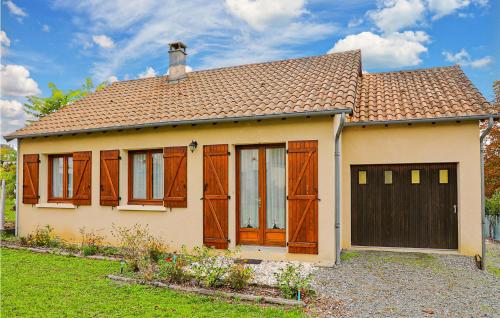 Beautiful home in Payzac with 2 Bedrooms and WiFi : Maisons de vacances proche de Payzac