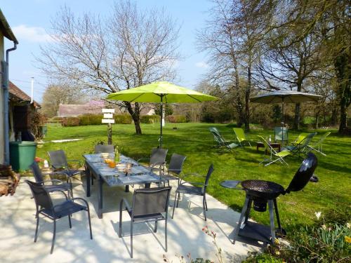 Propriete de 2 chambres avec jardin clos a Concremiers : Maisons de vacances proche de Mérigny