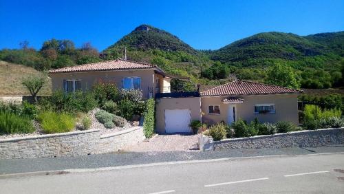 Villa Larzac : Maisons de vacances proche de Castelnau-Pégayrols