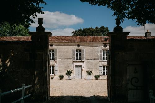 Le Prieuré de Bourg Charente : Maisons de vacances proche de Bourg-Charente