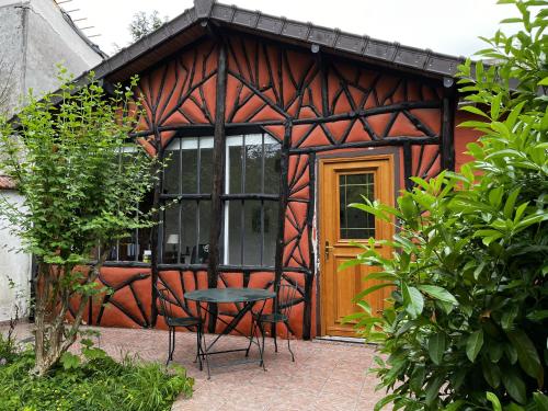 Charming indépendant guest house grand studio avec terrasse et jardin : Appartements proche d'Ormesson-sur-Marne