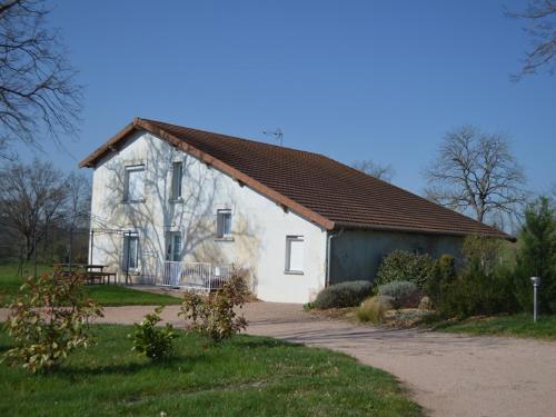 Gîte Montaiguët-en-Forez, 5 pièces, 8 personnes - FR-1-489-371 : Maisons de vacances proche de Saint-Martin-d'Estréaux
