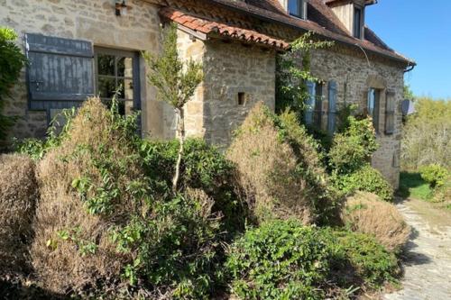 Holiday home in Loubressac with pool : Maisons de vacances proche de Gintrac