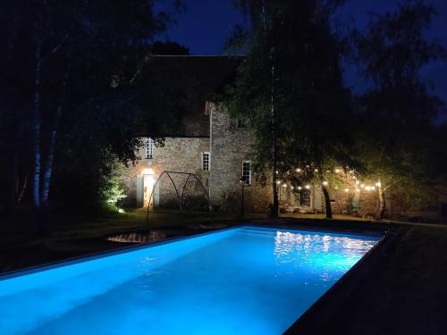 17th Century Manor with Private Pool : Maisons de vacances proche de Linards