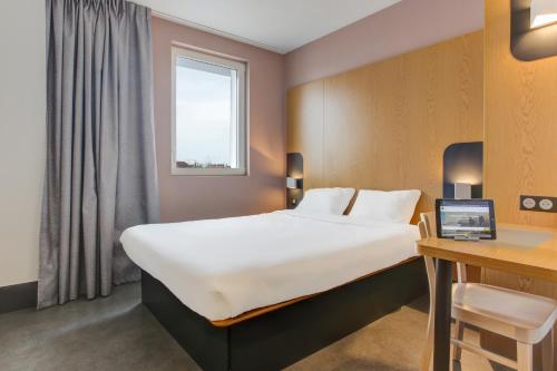 B&B HOTEL Reims Centre Gare : Hotels proche de Saint-Brice-Courcelles